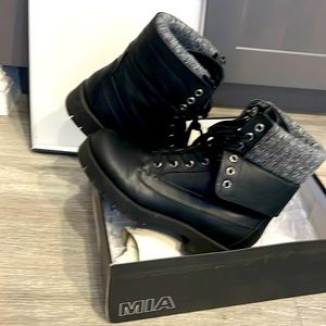 Black combat boots by Mia 💕